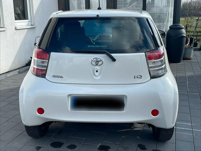 Gebraucht Toyota iQ 68 PS (50 kW) 2013 Andere farben Kleinwagen