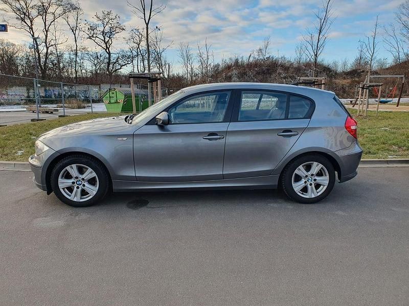 Gebraucht BMW 120 Sport Line 177 PS (130 kW) 2010 Grau Kleinwagen