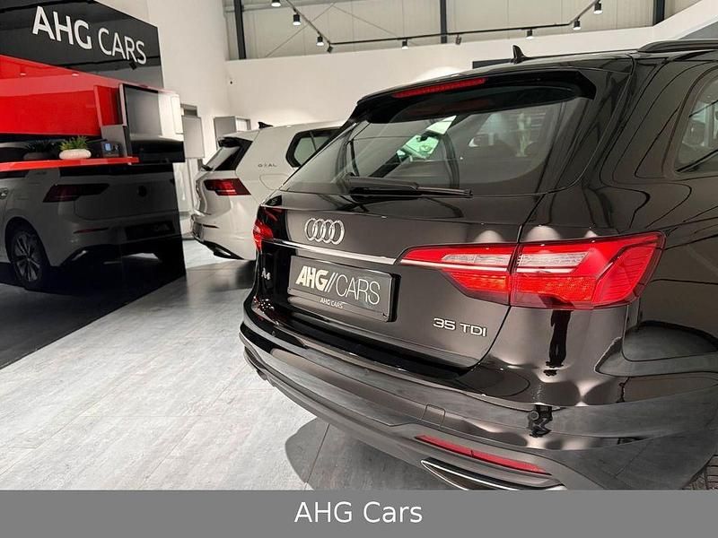 Gebraucht Audi A4 Basis 163 PS (119 kW) 2021 Schwarz Kombi