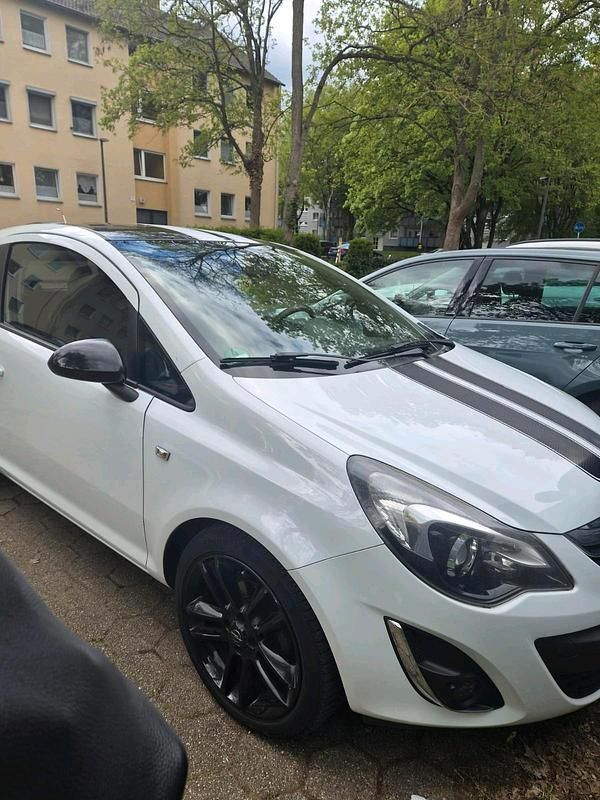 Second-hand Opel Corsa 74 CP (54 kW) 2013 Alb Hatchback