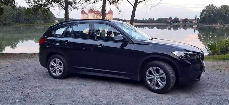 Schwarz Gebraucht 2020 BMW X1 Advantage SUV | 21.000 € (Guter Preis) - Bild 1/4