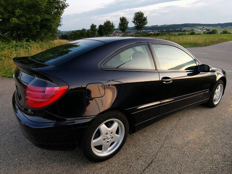 Gebraucht Mercedes CL180 143 PS (105 kW) 2003 Blau Coupé
