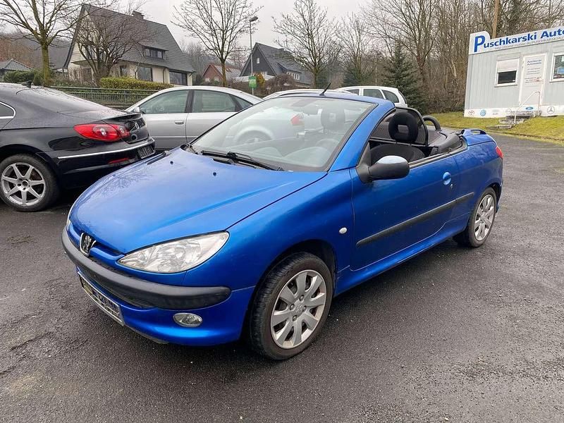 Blau Gebraucht 2002 Peugeot 206 CC Platinum Cabrio | 1.890 € (Fairer Preis) - Bild 1/4