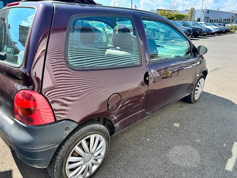 Second-hand Renault Twingo 58 CP (42 kW) 2003 Maro Hatchback