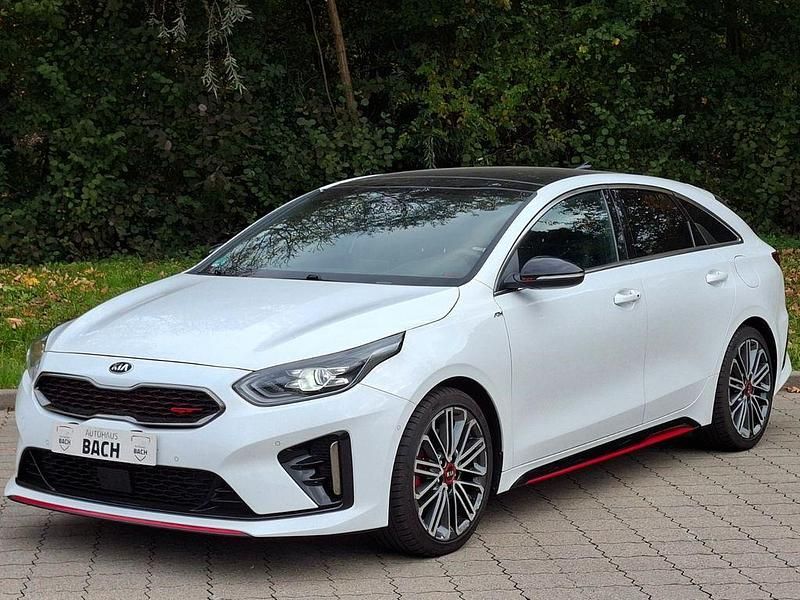 Weiß Gebraucht 2018 Kia ProCeed GT Kleinwagen | 15.999 € (Fairer Preis) - Bild 1/4