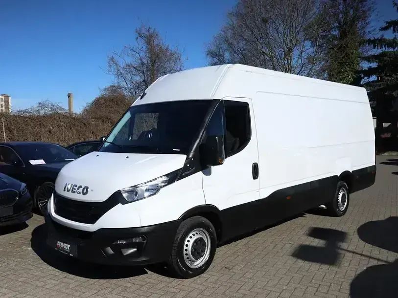 Occasion Iveco Daily 155 ch (114 kW) 2023 Blanc Berline