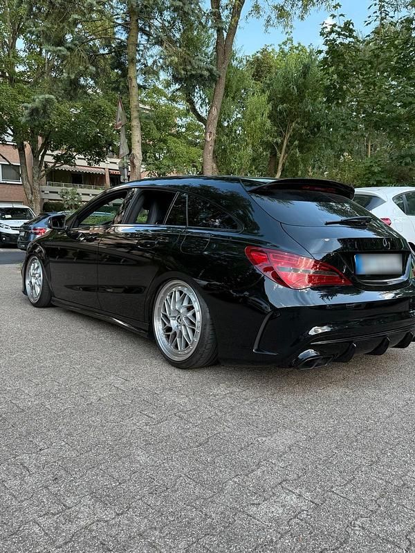 Gebraucht Mercedes CLA250 Shooting Brake 211 PS (155 kW) 2015 Schwarz Kombi