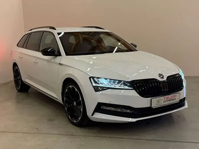 Gebraucht Skoda Superb SportLine 150 PS (110 kW) 2022 Weiß Limousine