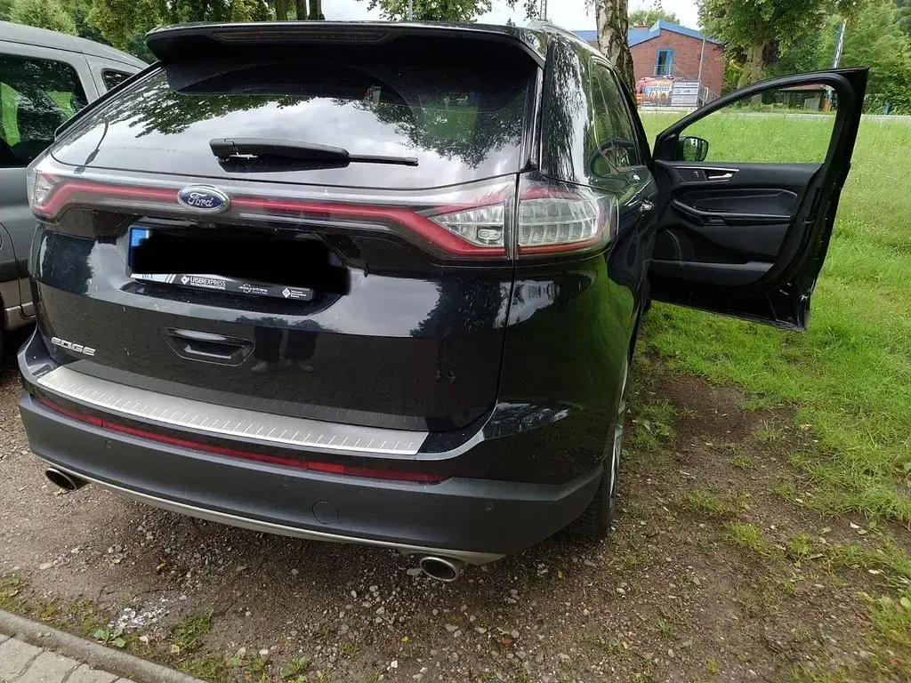 Gebraucht Ford Edge Titanium 209 PS (153 kW) 2017 Schwarz SUV