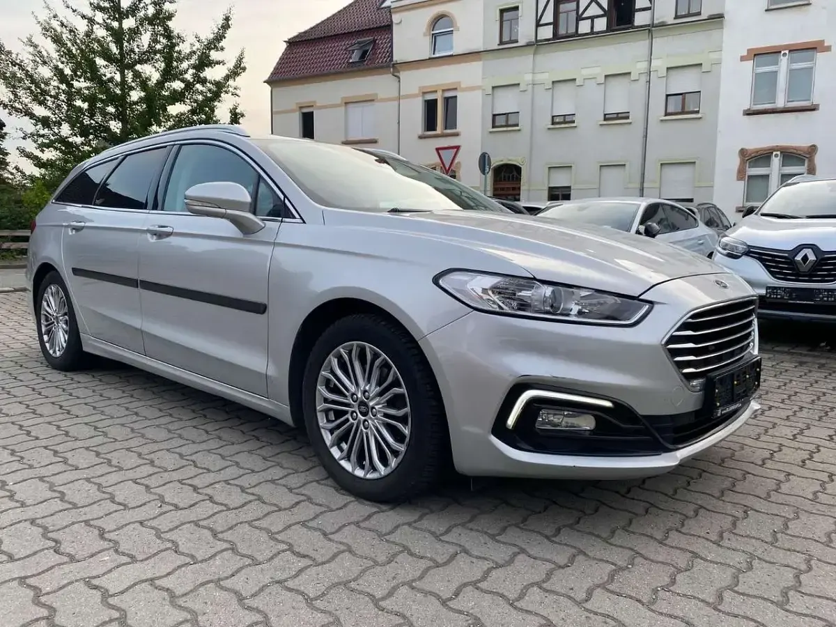 Gebraucht Ford Mondeo Titanium 150 PS (110 kW) 2020 Silber Kombi