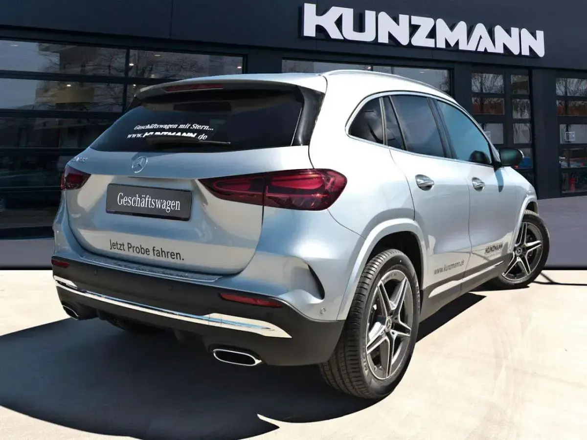 Gebraucht Mercedes GLA180 AMG 136 PS (100 kW) 2026 Metalliclack hightechsilber SUV