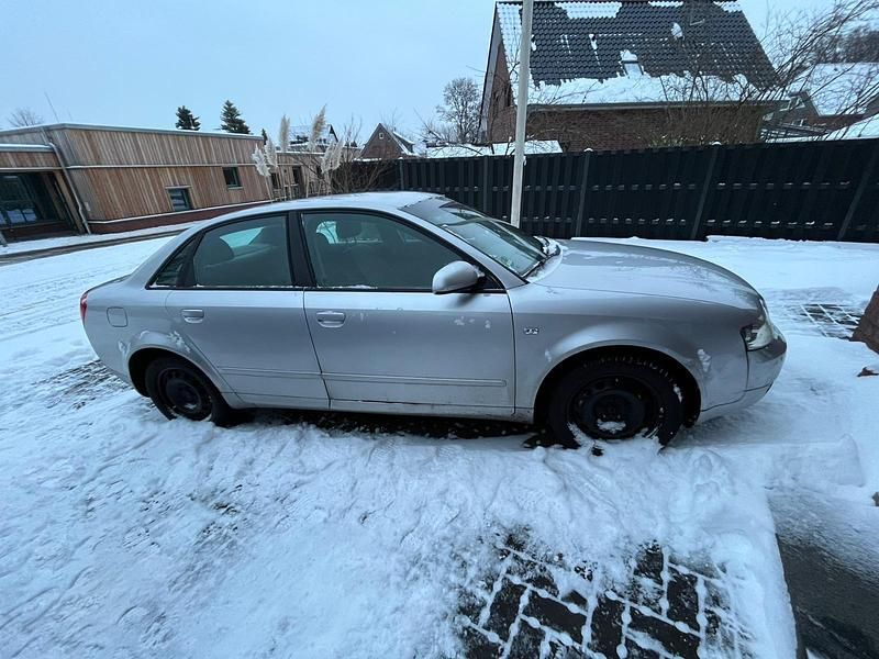 Gebraucht Audi A4 131 PS (96 kW) 2004 Silber Limousine