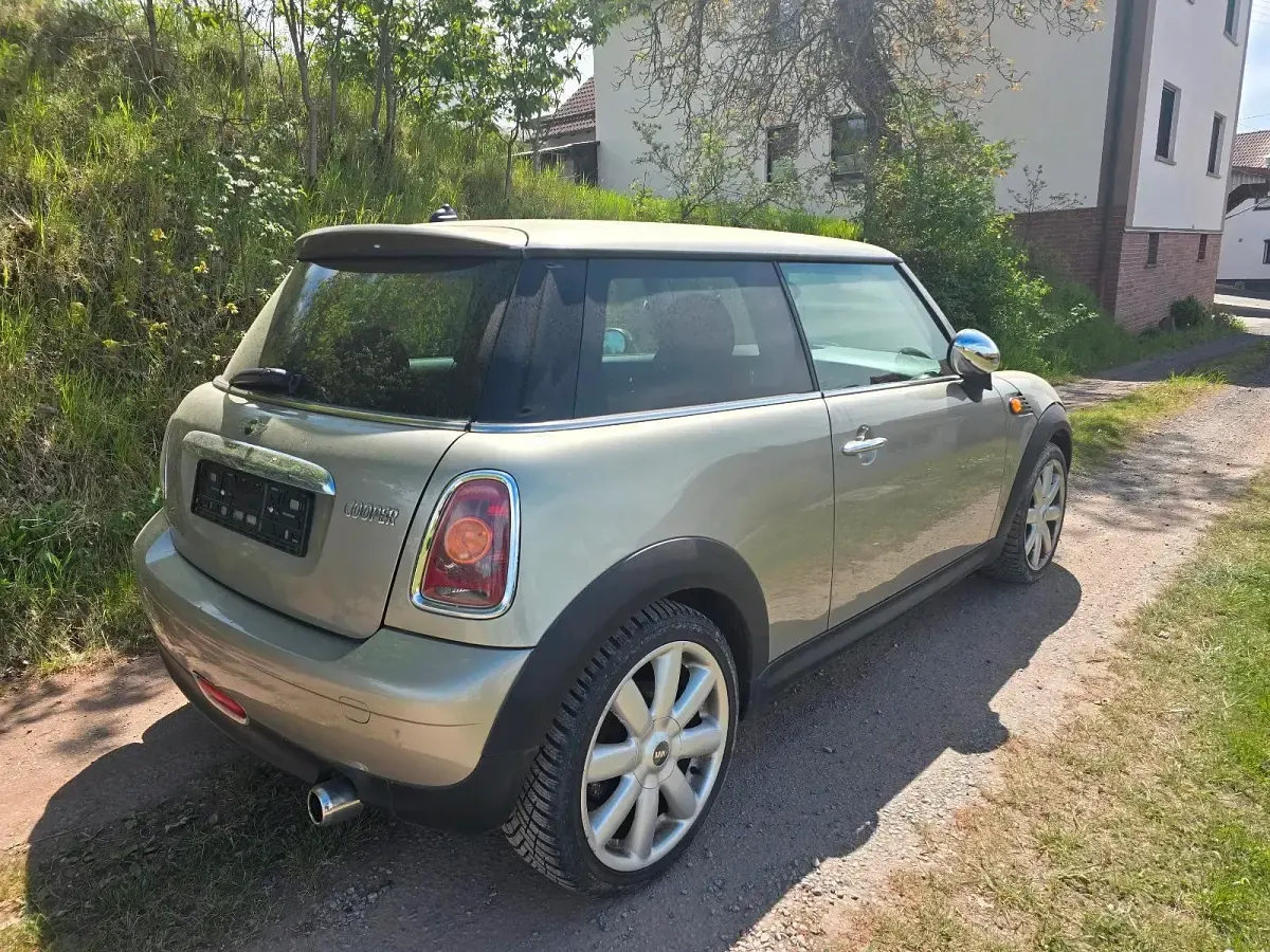 Używany Mini Cooper 116 KM (85 kW) 2007 Beżowy Hatchback