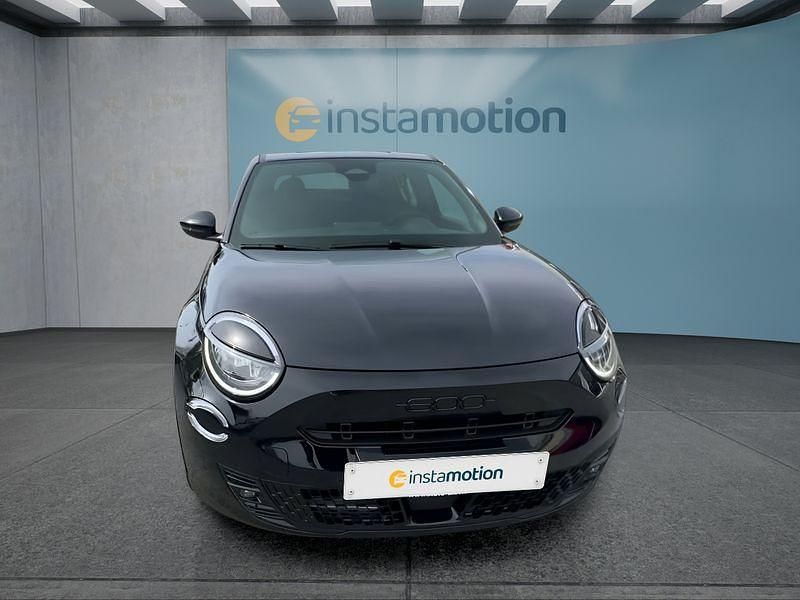Neu Fiat 600 Sport 101 PS (74 kW) 2026 Grün SUV