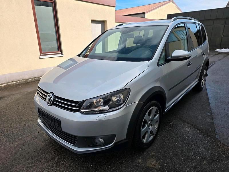 Gebraucht VW Touran Cross 110 PS (80 kW) 2012 Silber Van / Kleinbus