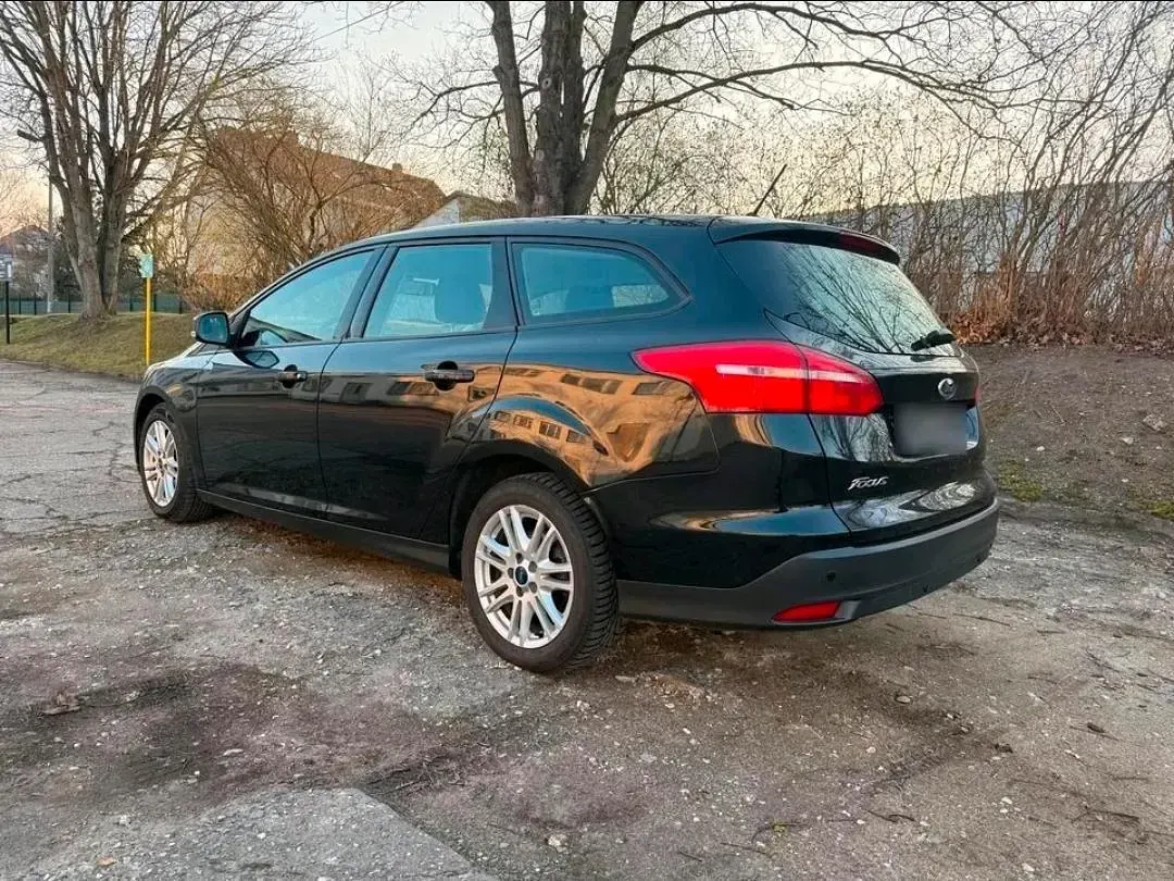 Używany Ford Focus 100 KM (73 kW) 2017 Czarny Kombi