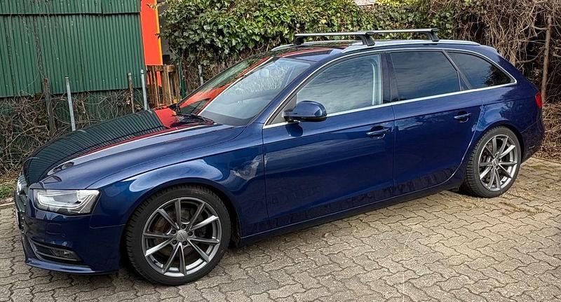 Gebraucht Audi A4 Ambition 190 PS (139 kW) 2015 Blau Kombi