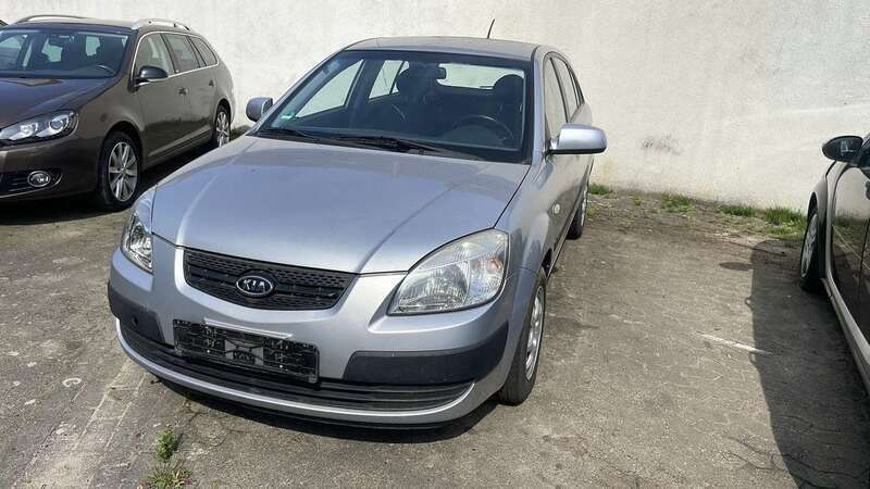 Grau Gebraucht 2008 Kia Rio EX Limousine | 1.200 € (Superpreis) - Bild 1/4