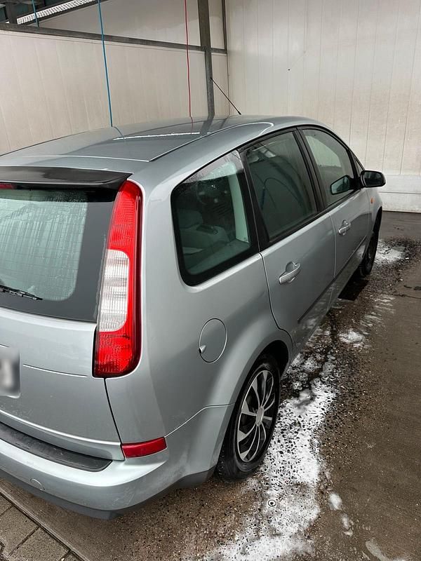 Gebraucht Ford Focus 100 PS (73 kW) 2005 Grau Kleinwagen