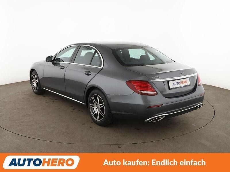 Gebraucht Mercedes E250 Avantgarde 211 PS (155 kW) 2018 Grau Limousine