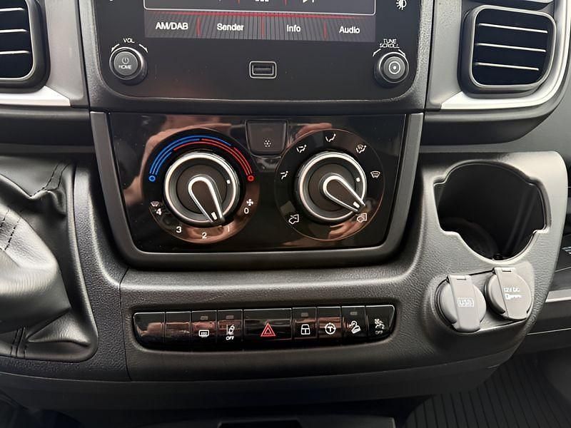 Neu Opel Movano 140 PS (102 kW) 2025 Weiß Van