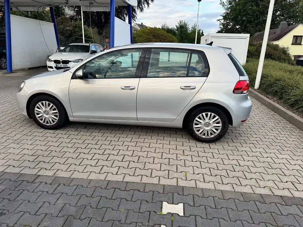 Gebraucht VW Golf VI Highline 122 PS (89 kW) 2010 Silber Kleinwagen