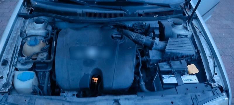 Second-hand VW Bora 105 CP (77 kW) 2000 Gri Berlinǎ