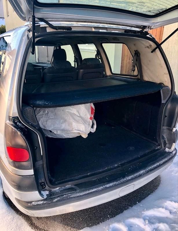 Silber Gebraucht 1998 Renault Grand Espace Van / Kleinbus | 600 € - Bild 1/4