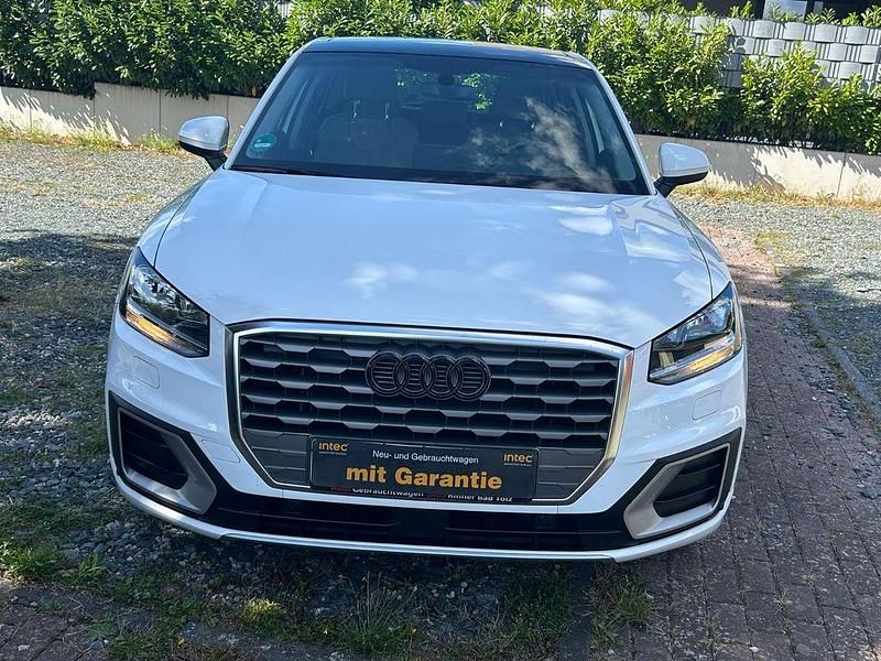 Weiß Gebraucht 2017 Audi Q2 Sport SUV | 17.500 € (Guter Preis) - Bild 1/4