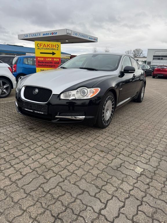 Schwarz Gebraucht 2010 Jaguar XF Portfolio Limousine | 14.900 € - Bild 1/4