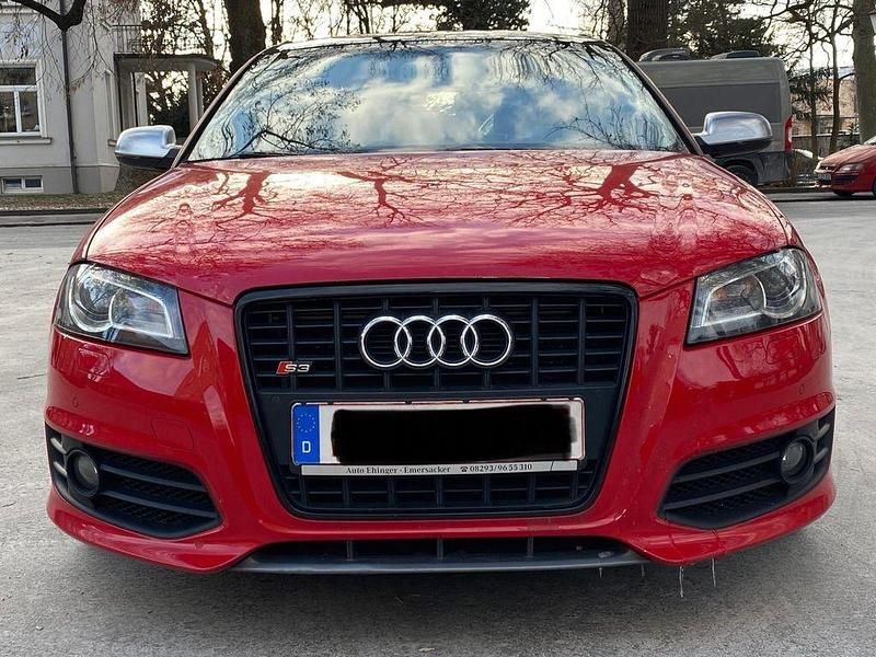 Gebraucht Audi S3 Sport 265 PS (194 kW) 2011 Rot Kleinwagen