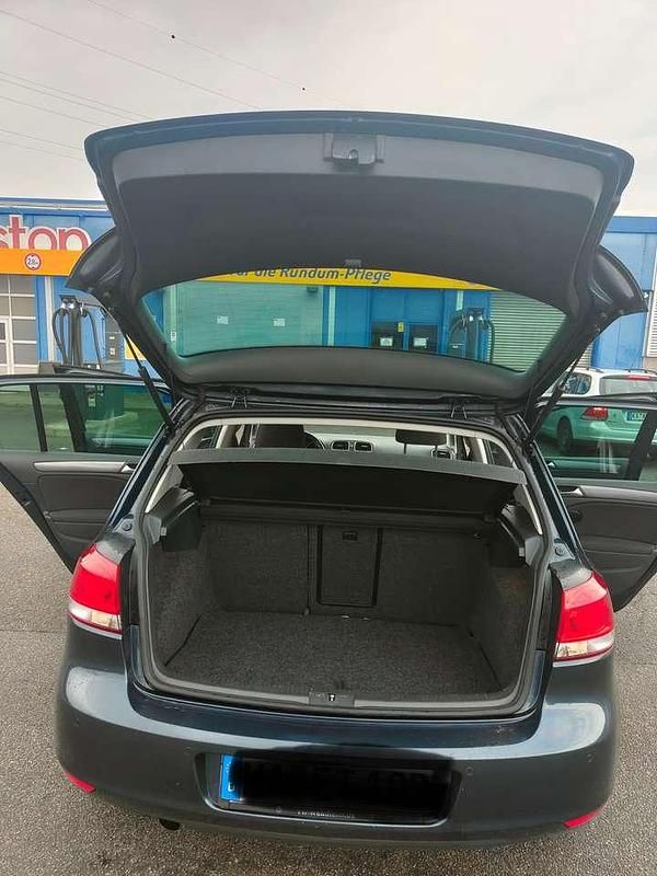 Gebraucht VW Golf VI Style 105 PS (77 kW) 2011 Blau Kleinwagen