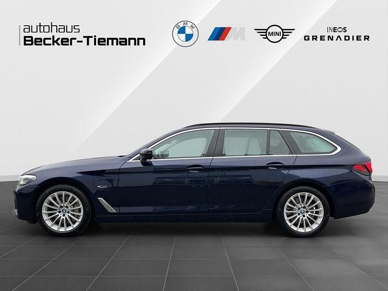 Gebraucht BMW 530e 292 PS (214 kW) 2022 Blau Kombi