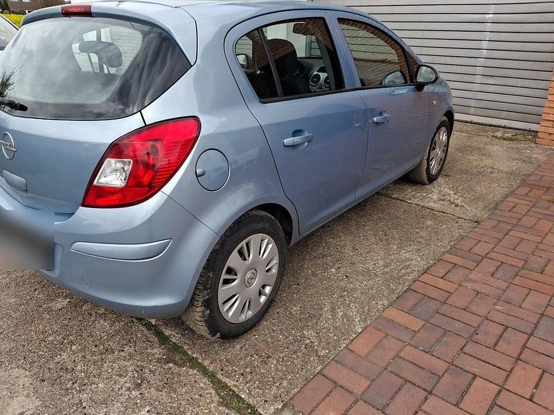 Używany Opel Corsa 90 KM (66 kW) 2009 Hatchback