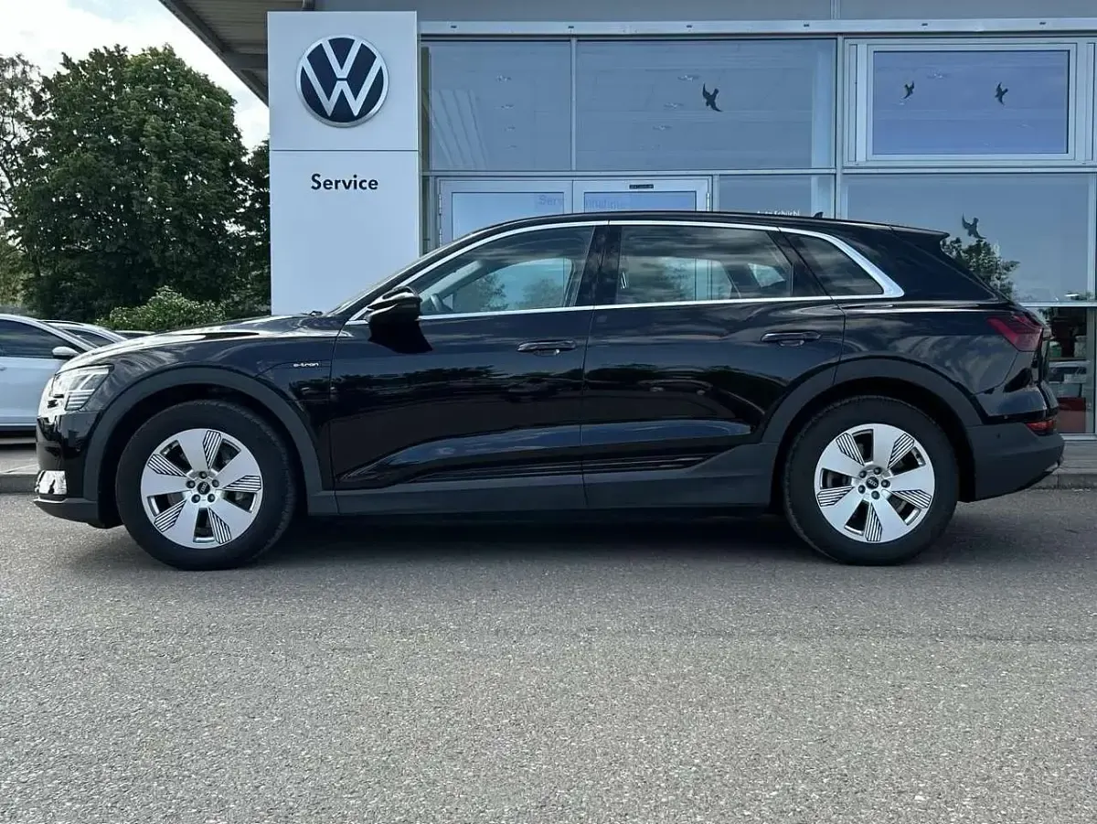 Gebraucht Audi e-tron 230 kW (313 PS) 2022 Schwarz SUV