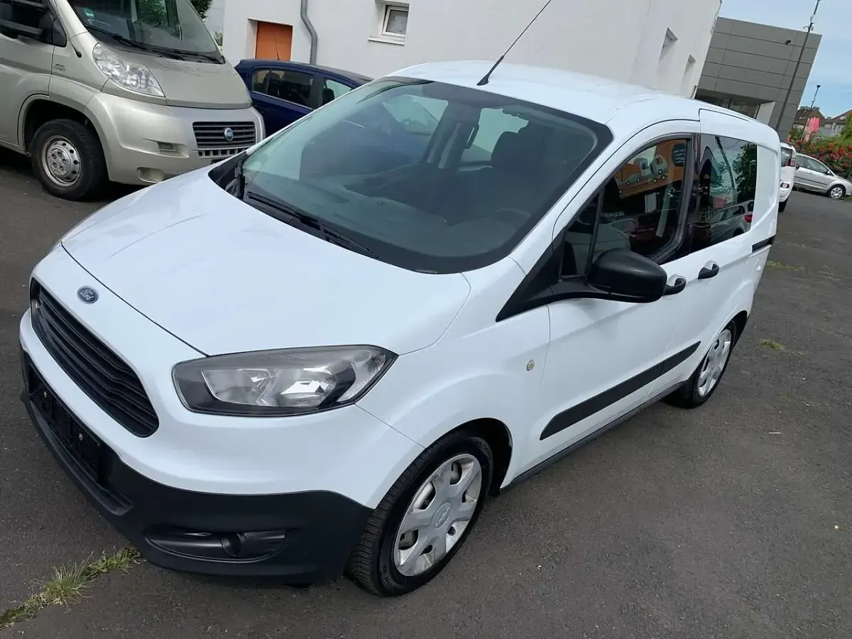Gebraucht Ford Transit 75 PS (55 kW) 2017 Frostweiß Kombi