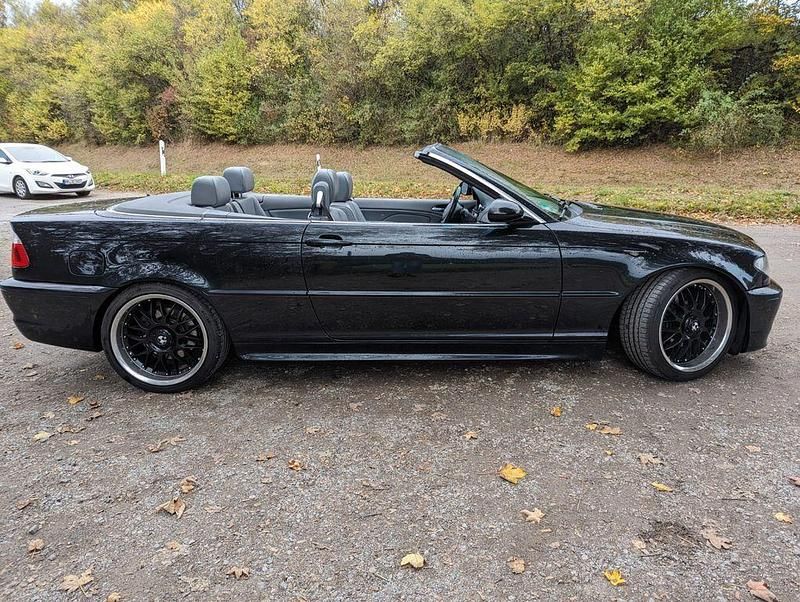Second-hand BMW 320 Performance 170 CP (125 kW) 2003 Negru Cabrio