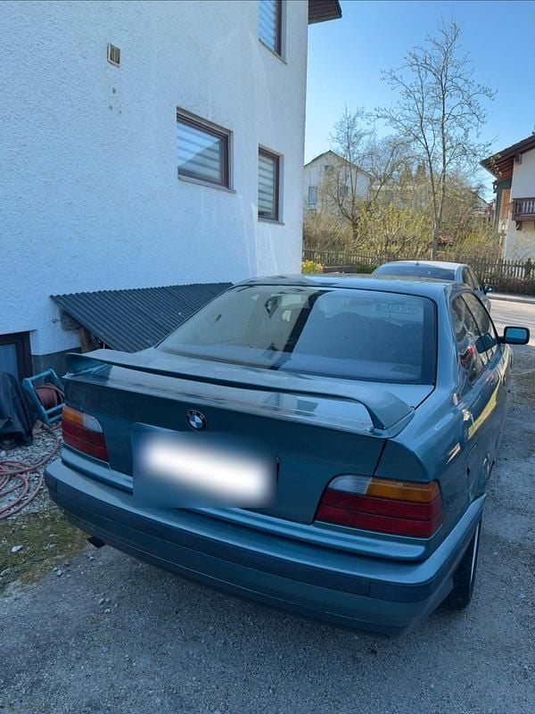 Gebraucht BMW 316 102 PS (75 kW) 1994 Grün Coupé