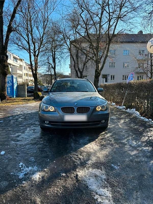 Gebraucht BMW 525 217 PS (159 kW) 2008 Grau Kombi