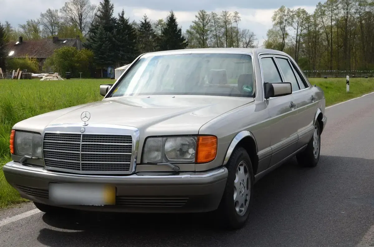 Gebraucht Mercedes 300 243 PS (178 kW) 1987 Andere außenfarben Limousine