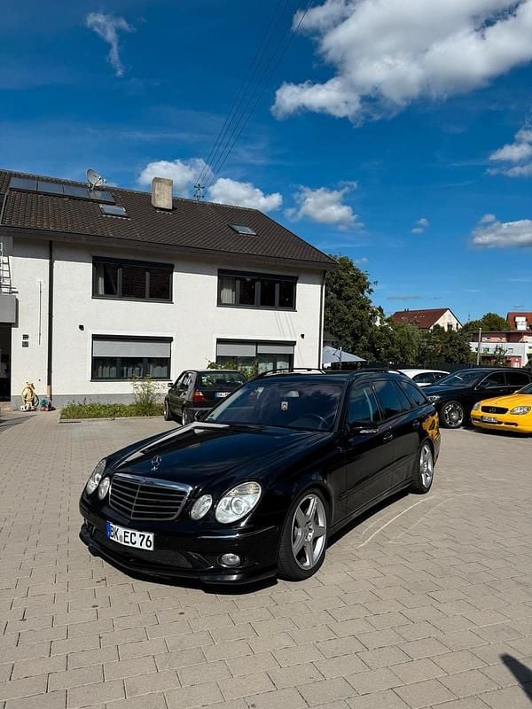 Schwarz Gebraucht 2007 Mercedes E320 AMG Kombi | 6.499 € (Teuer) - Bild 1/4