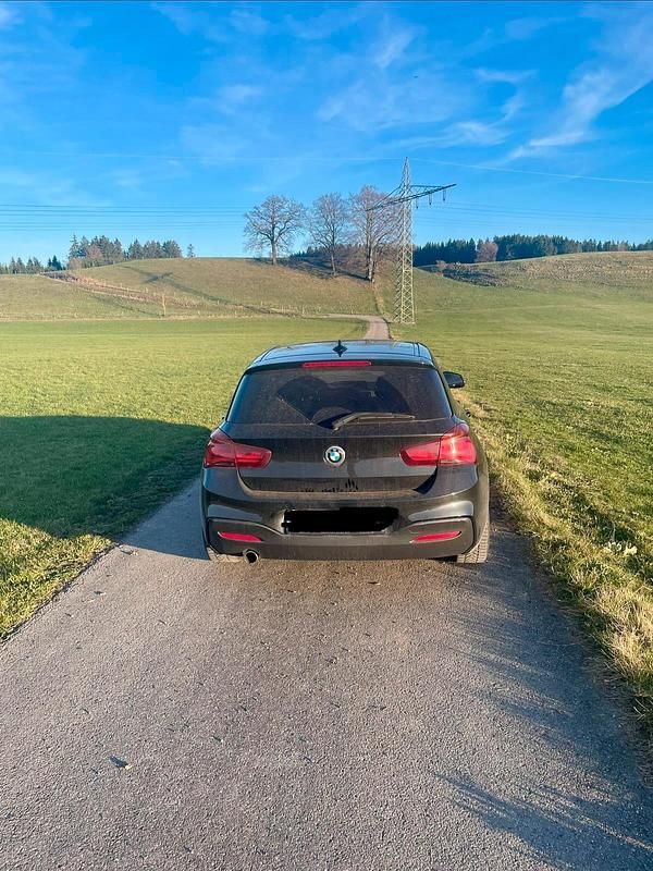 Gebraucht BMW 118 136 PS (100 kW) 2019 Schwarz Kleinwagen