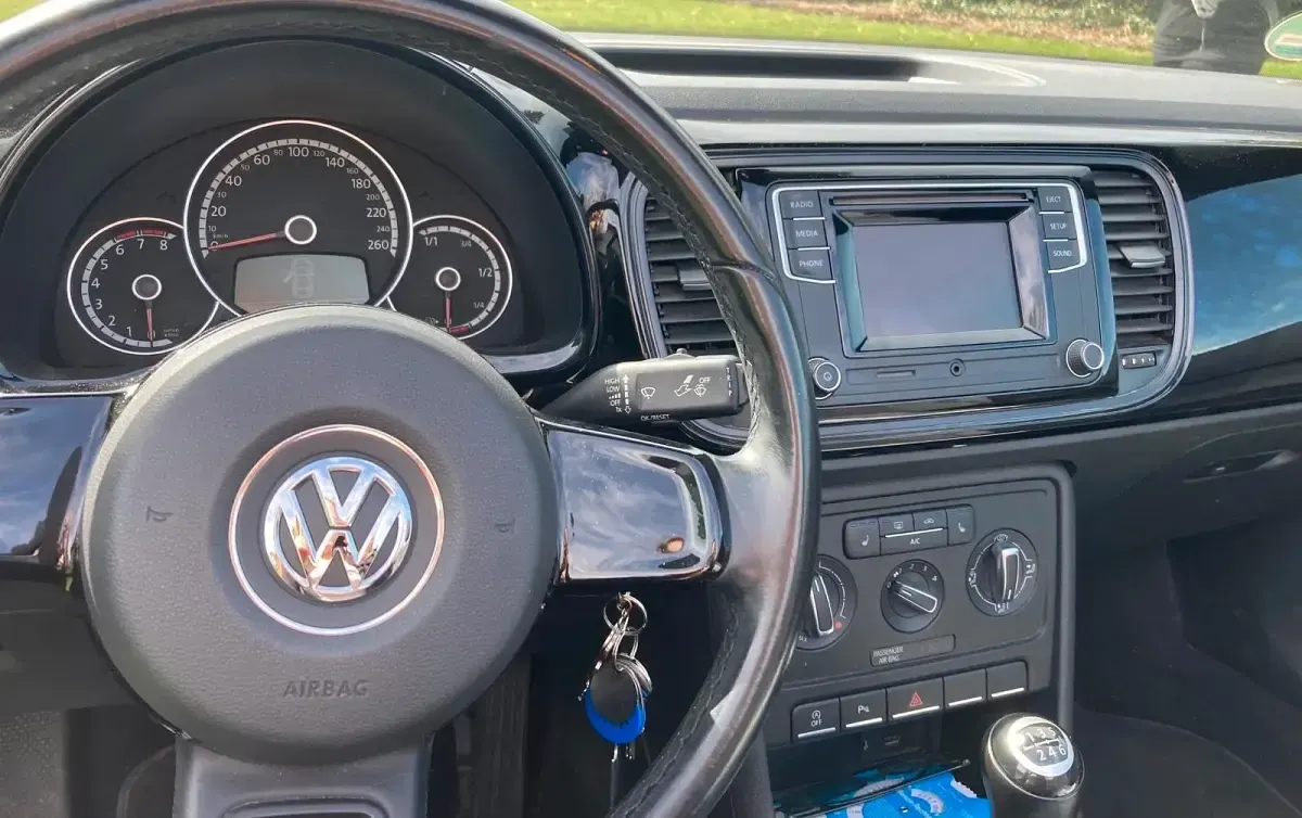 Gebraucht VW Beetle Allstar 105 PS (77 kW) 2016 Schwarz Kleinwagen