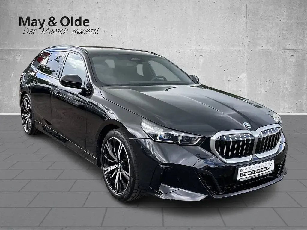 Gebraucht BMW 520 Performance 208 PS (152 kW) 2025 Schwarz Kombi