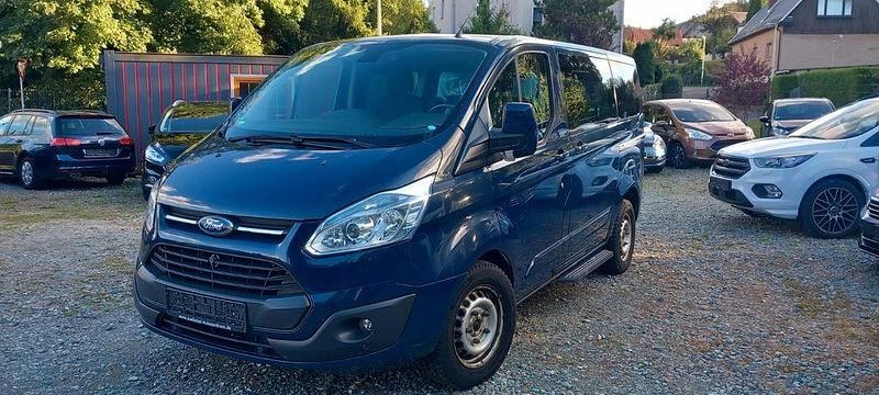 Blau Gebraucht 2015 Ford Tourneo Van / Kleinbus | 13.900 € (Fairer Preis) - Bild 1/4
