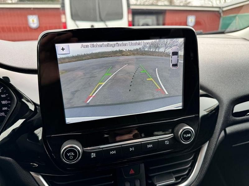 Gebraucht Ford Fiesta Titanium 125 PS (91 kW) 2017 Schwarz Limousine