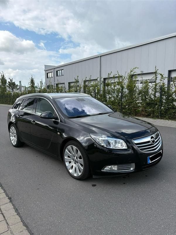 Schwarz Gebraucht 2012 Opel Insignia Kombi | 6.490 € (Etwas zu teuer) - Bild 1/4