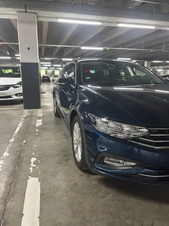 Gebraucht VW Passat 150 PS (110 kW) 2021 Blau Kombi