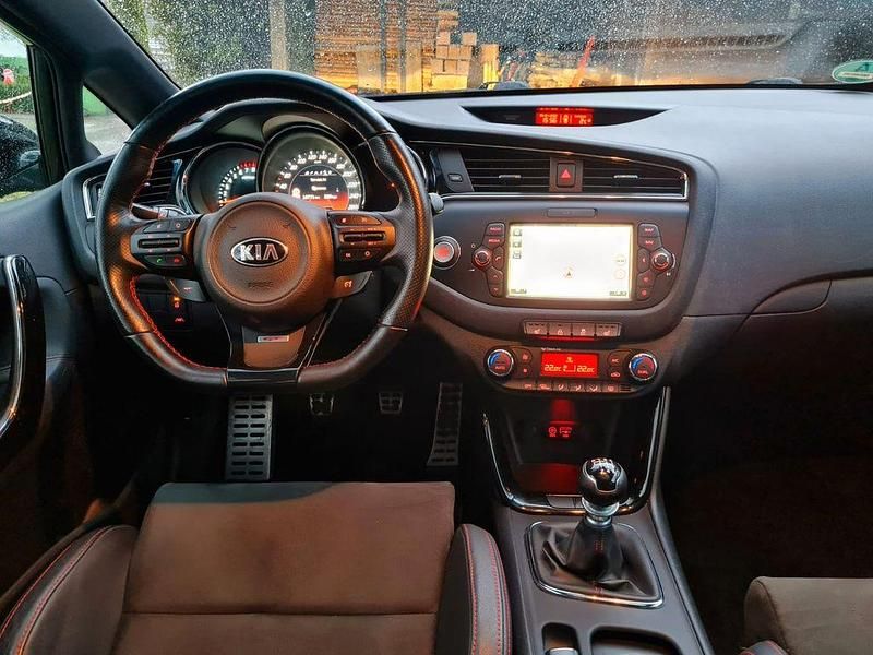 Schwarz Gebraucht 2015 Kia ProCeed GT-Track Kleinwagen | 10.499 € (Guter Preis) - Bild 1/4