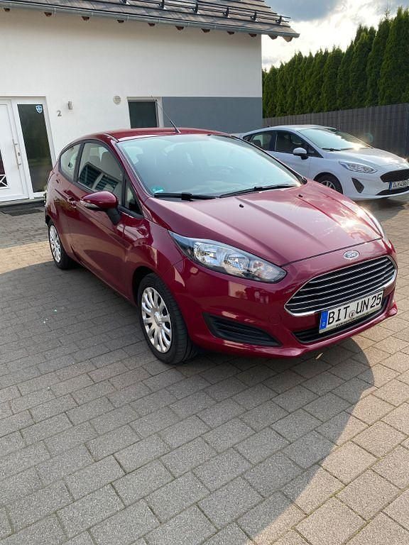 Rot Gebraucht 2014 Ford Fiesta Trend Kleinwagen | 3.500 € (Superpreis) - Bild 1/4